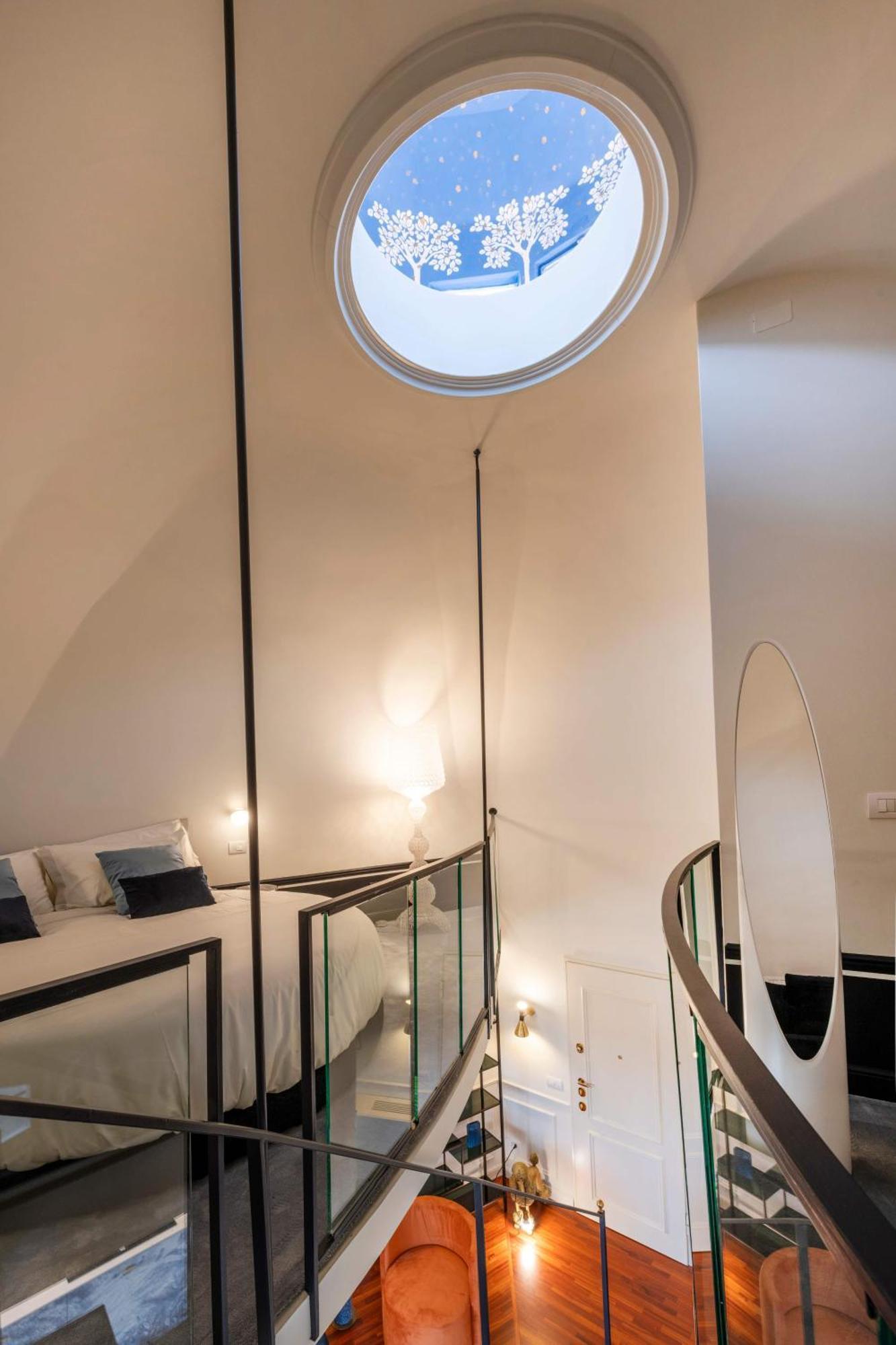 Stunning Cupola Apt-steps From San Babila & Duomo Apartment Milan