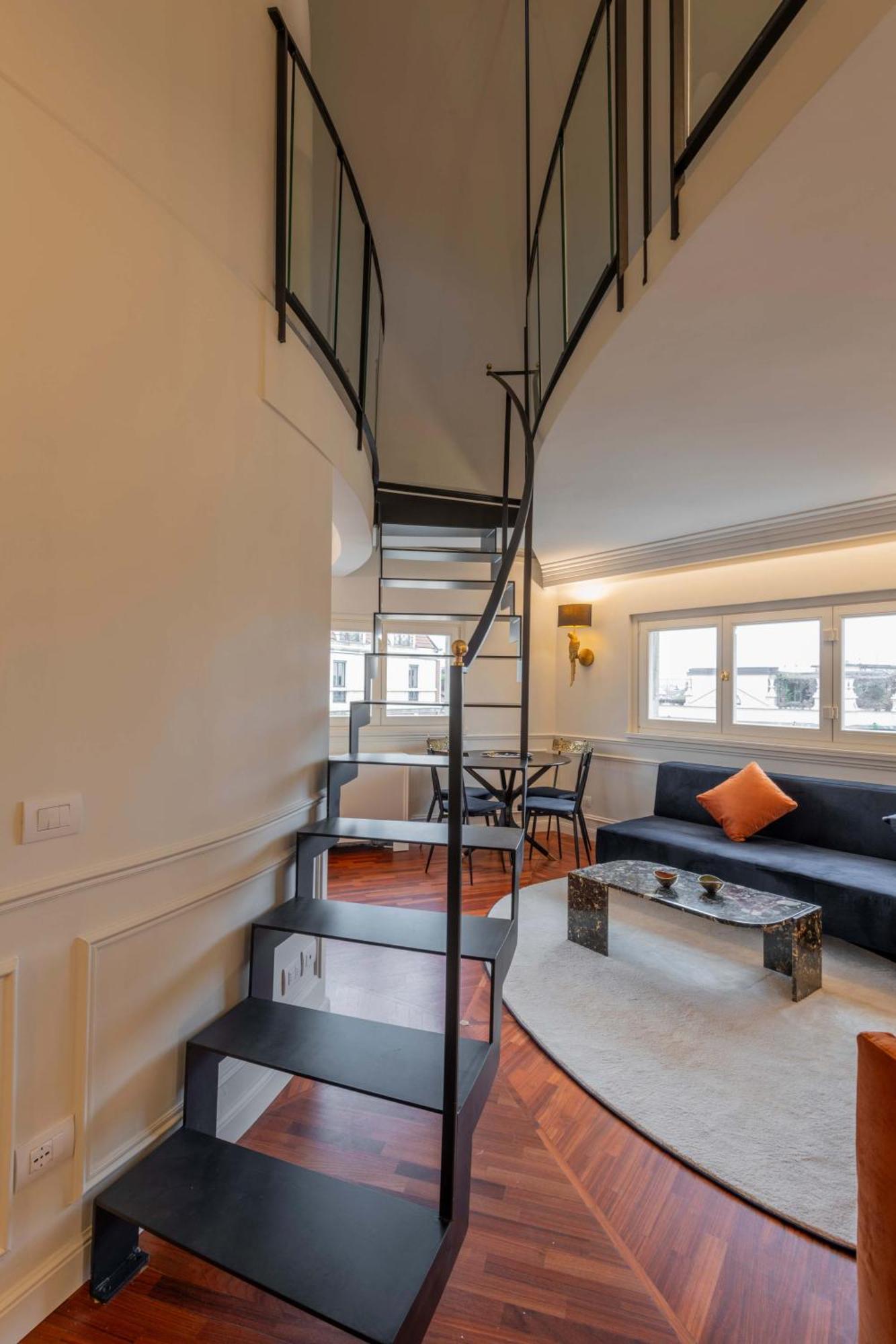 Apartment Stunning Cupola Apt-steps From San Babila & Duomo Milan
