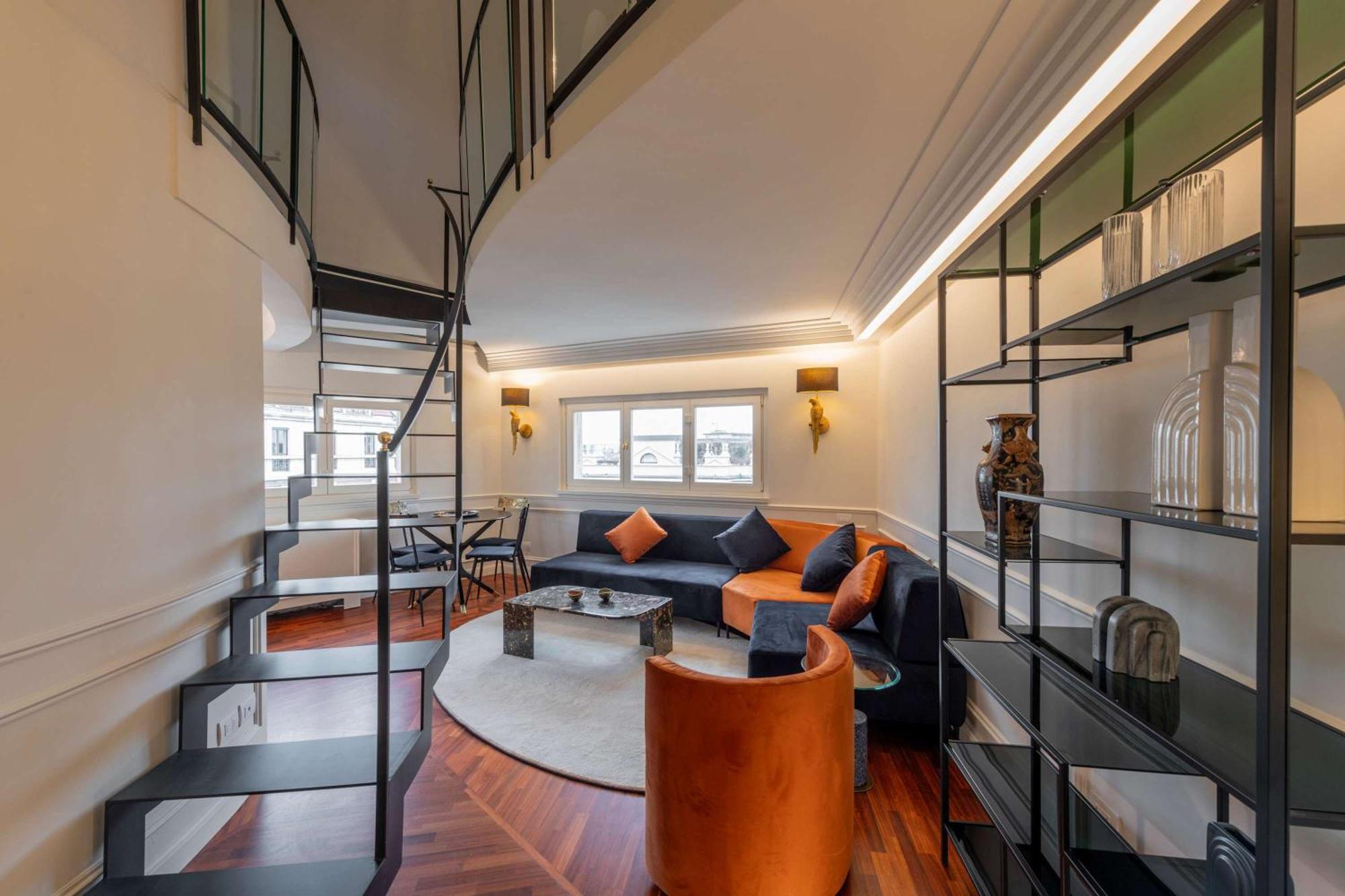 Stunning Cupola Apt-steps From San Babila & Duomo Milan